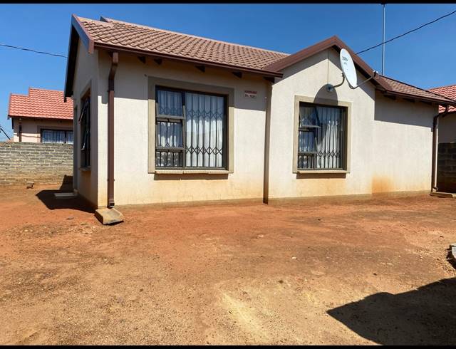 3 BEDROOM HOUSE FOR SALE IN EVATON WEST